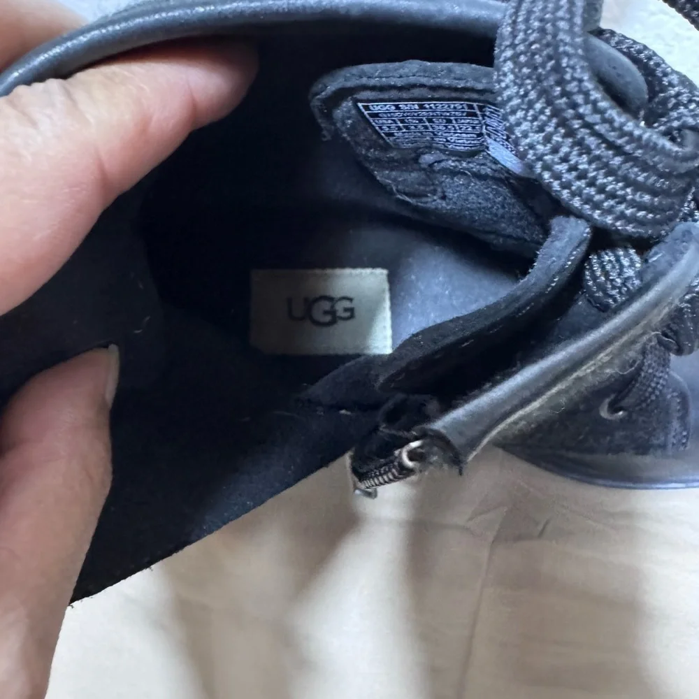 UGG Women's/Girls Hapsburg Laces & Zipper Black Leather Boots - Size 5.5